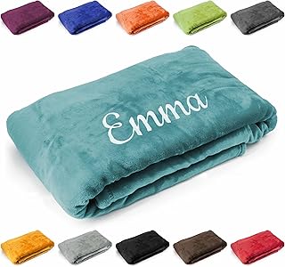 Deitert Kuscheldecke mit Namen oder Wunschtext Bestickt, 200cm x 150cm, extra weiche und gemütliche Sofadecke/Wohndecke, hochwertiges Fleece, personalisiertes Geschenk (Petrol)