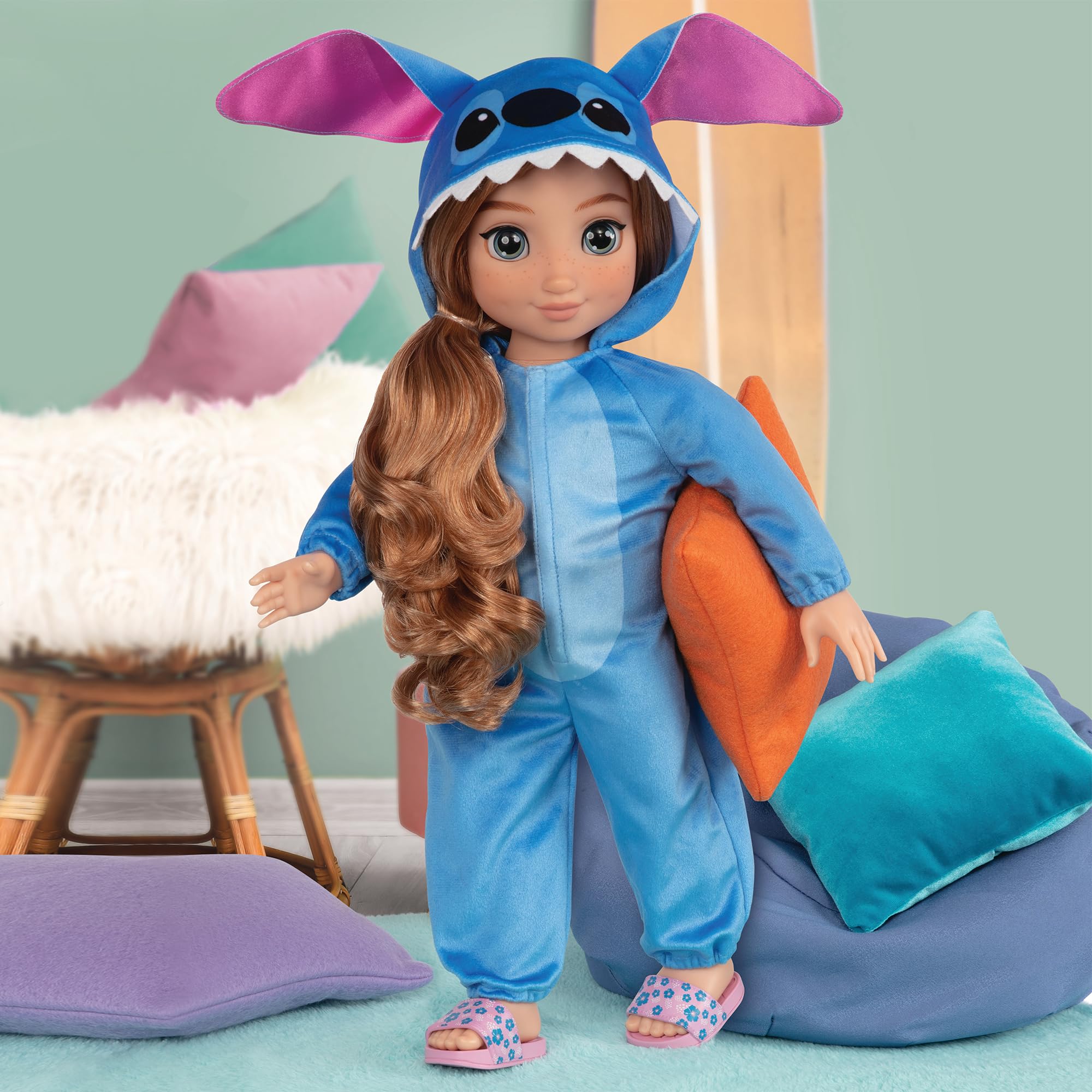 Disney Store Muñeca Fashion Inspirada en Stitch de 45 cm con Accesorios, Cepillo de Dientes, Pasta de Dientes de Juguete y Zapatitos - Muñecas Disney para Niñas 6 Años +, Strawberry Blonde Doll