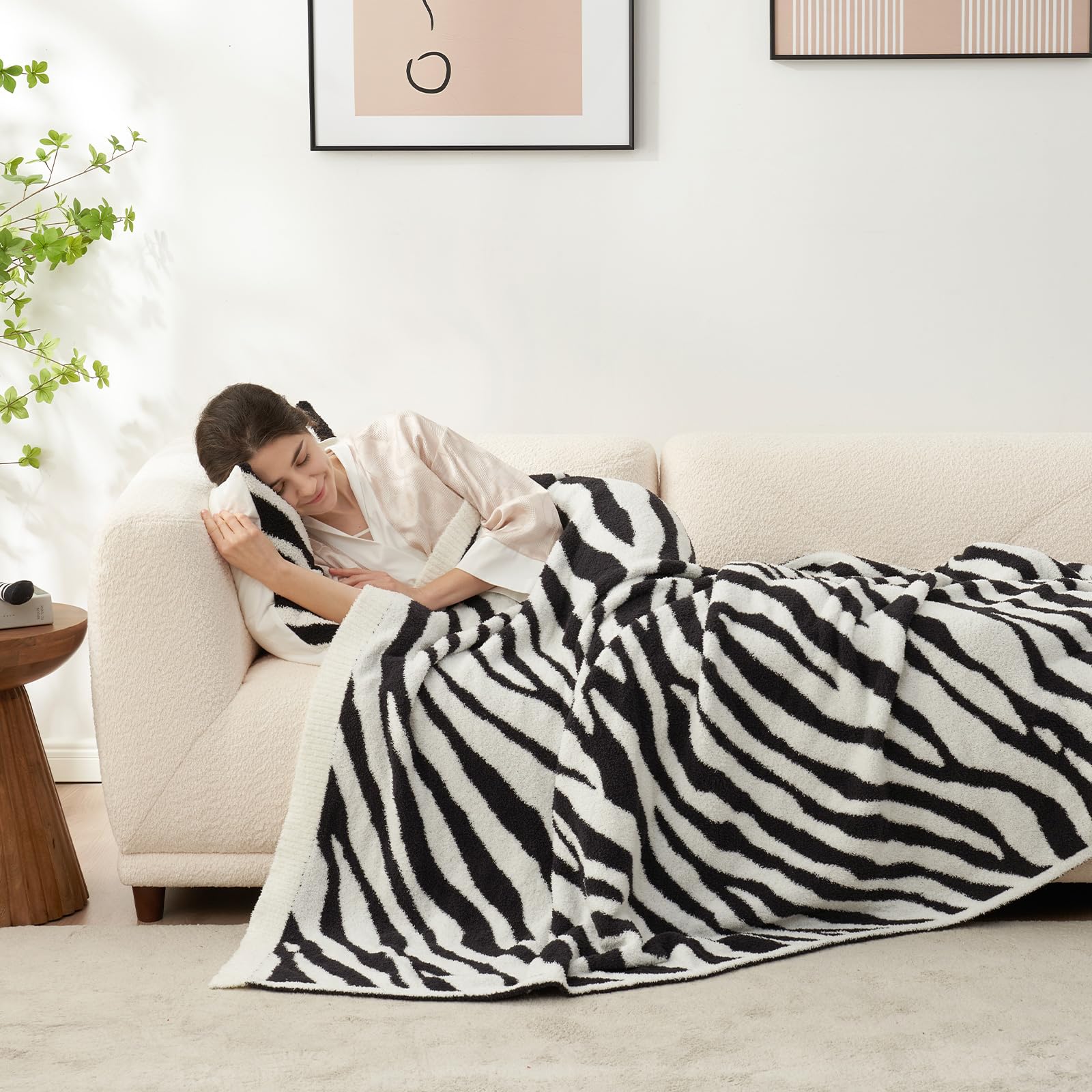Amazon.com: Snuggle Sac Zebra Blanket Black Zebra Print Blanket
