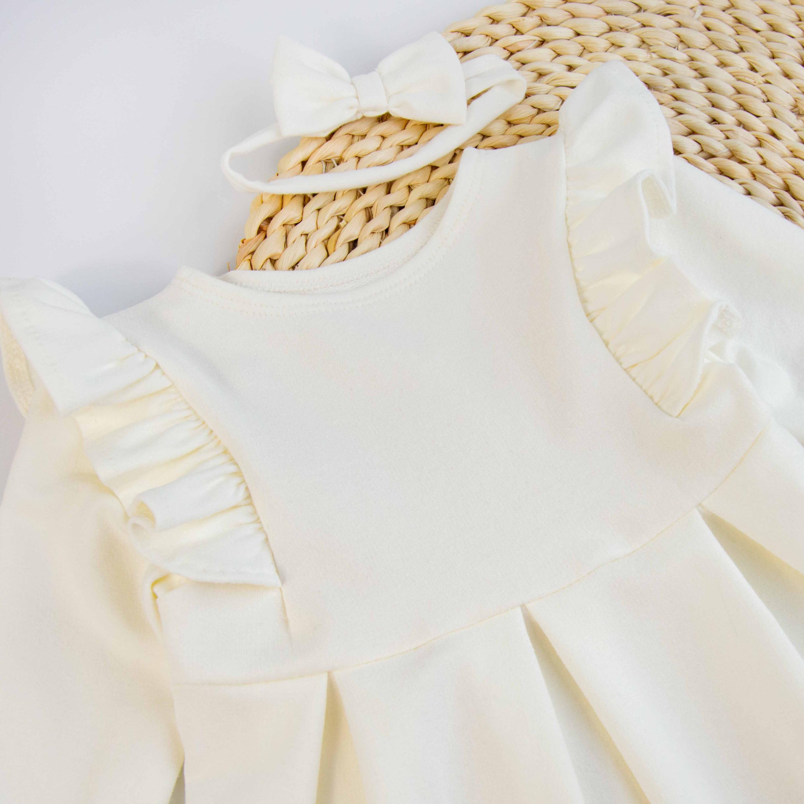 Taufkleid Mädchen mit Stirnband – Elegantes Baby Kleid aus 95% Baumwolle – Taufe & Festtagskleidung für Säuglinge – Rüschen, Kellerfalten & Schleife – Bequeme Babymode