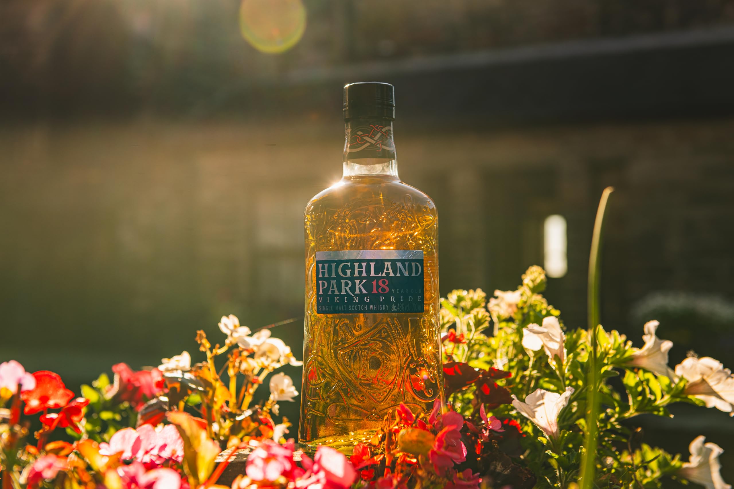 ウイスキー Highland Park 18 Year Old Viking Pride Highland Park 18 Year Old - Viking Pride 70cl Whisky