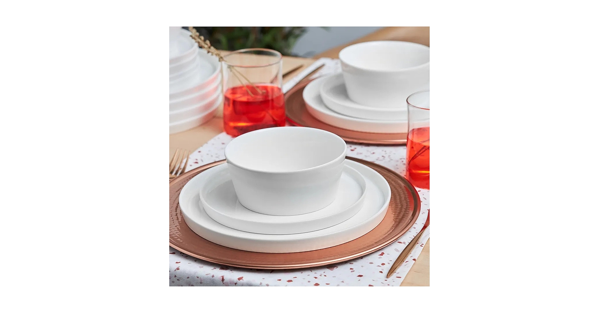 Amazon.com: Karaca Salvare 18-Piece Bone China Dinnerware Set for