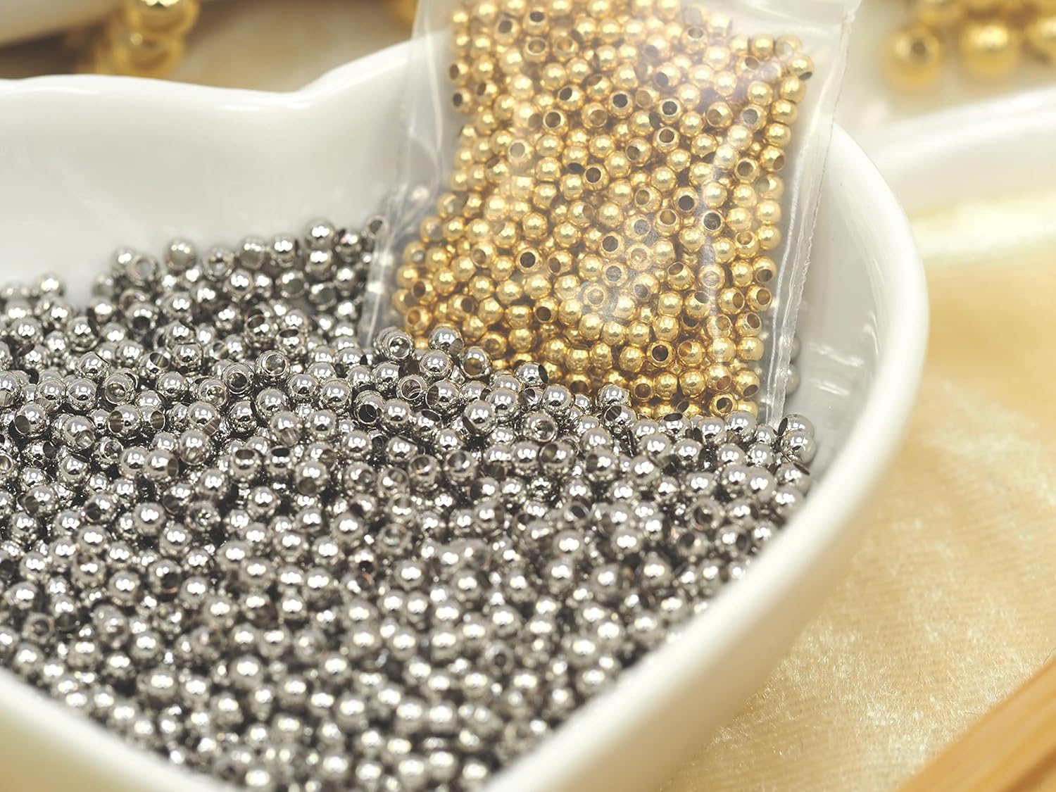 500pcs 18K Gold Filled Spacer Beads That Do Not Fade Easily Smooth Round Beads Seamless Ball Beads Brass Loose Beads Metal Beads for DIY Necklace Bracelet Jewelry Making (Gold-2mm) - Image 7