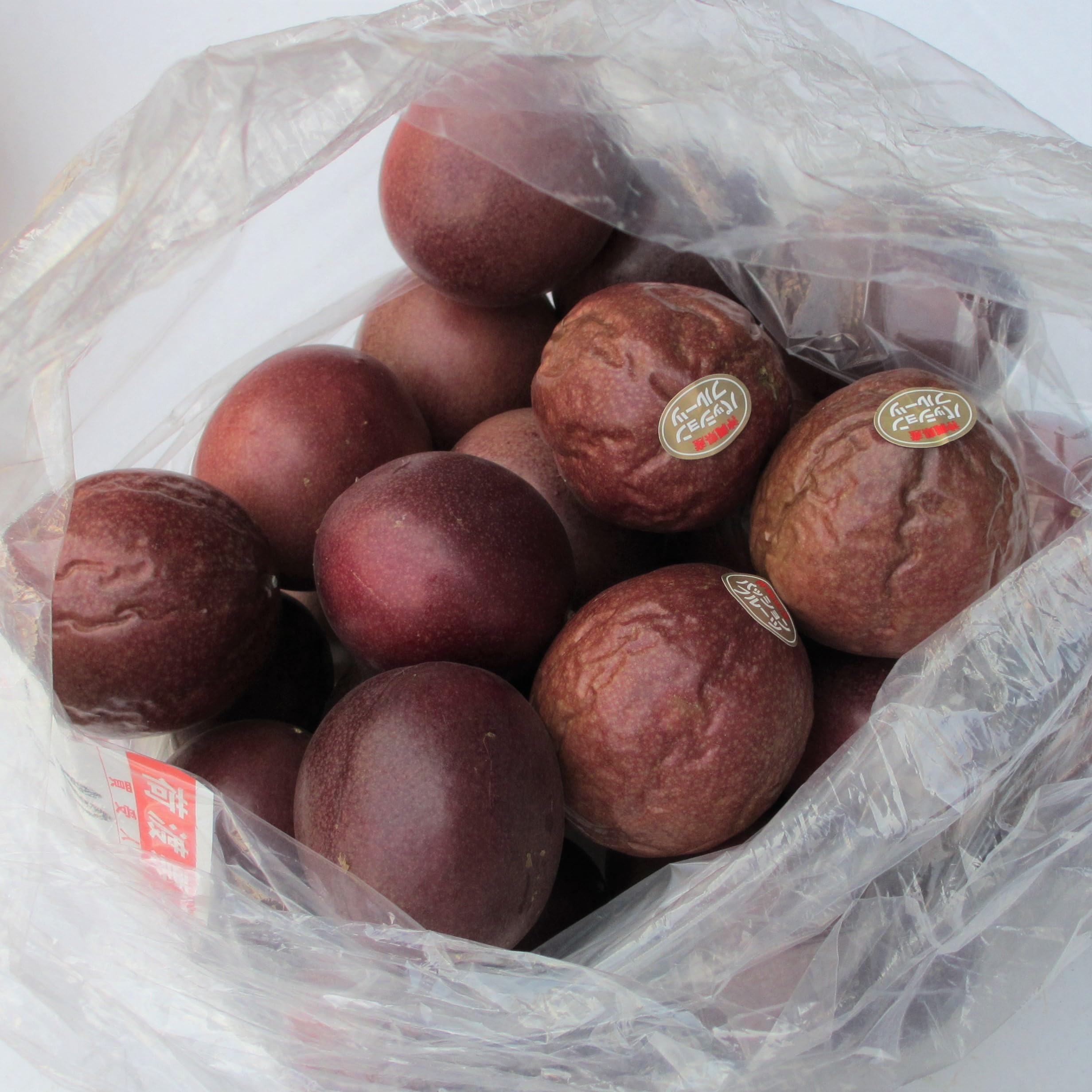 Amazon.co.jp: パッションフルーツ（家庭用）1キロ 沖縄県産 : 食品 