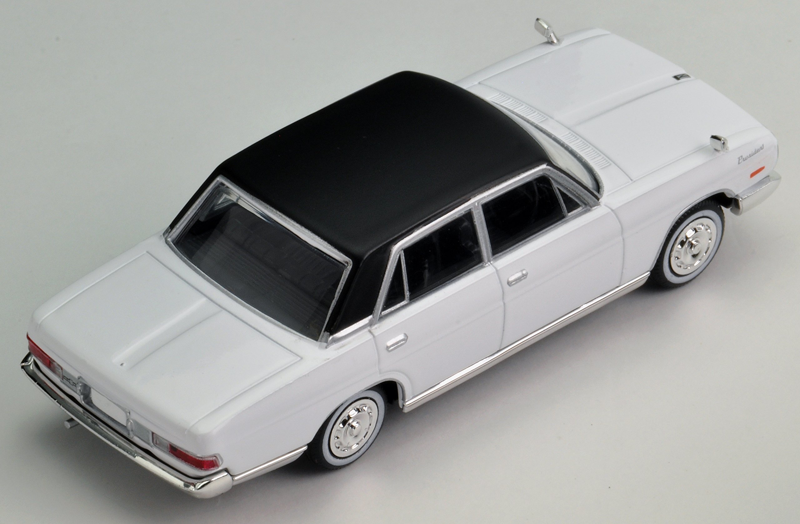 Amazon | トミカリミテッドヴィンテージ 1/64 LV-164b 日産