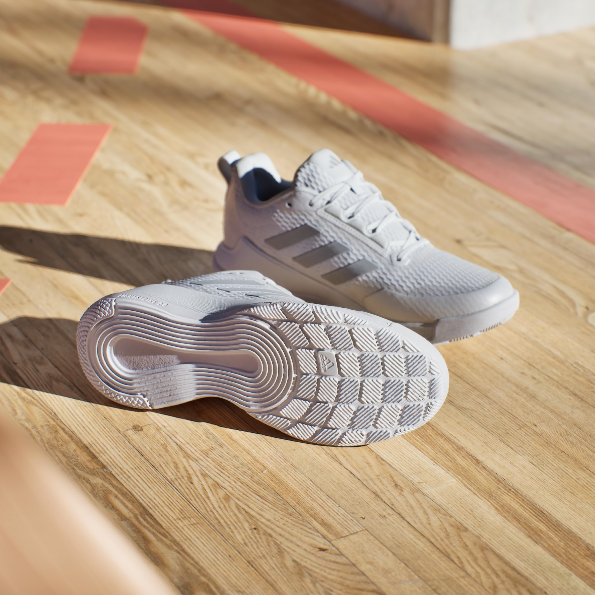 adidas Women's Novaflight 2 Indoor Schuh