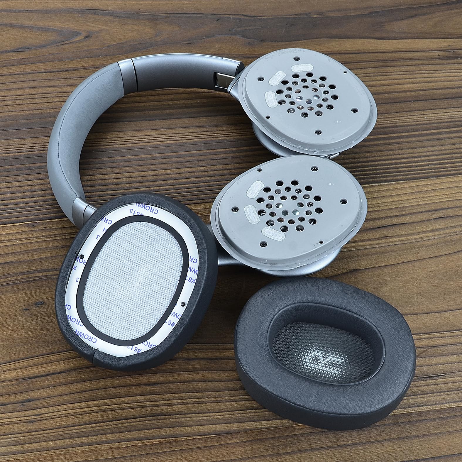 Shop Ear Pad Cushions Compatible With The JBL Everest 700 - Dick Smith