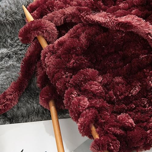 Miniatura 5 de HOMBYS Hilo de terciopelo grueso, hilo de felpilla súper voluminoso para tejer, hilo grueso de felpa esponjosa para ganchillo, hilo suave rojo vino,
