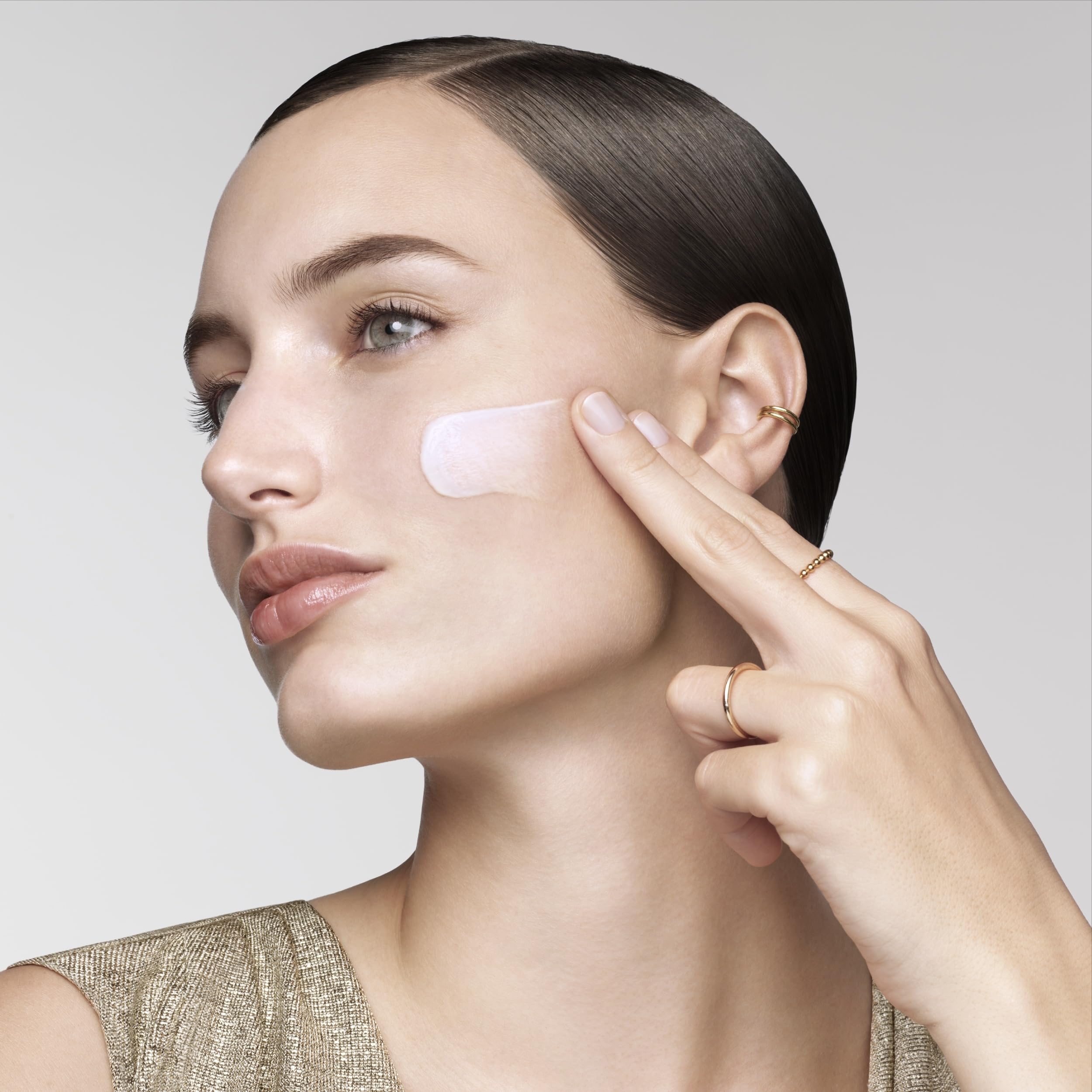 LANCASTER Golden Lift Sculpting Day Cream | Crema facial de día antiedad con protección solar SPF15 y especial para revertir el fotoenvejecimiento | Para todo tipo de pieles | 50 ml