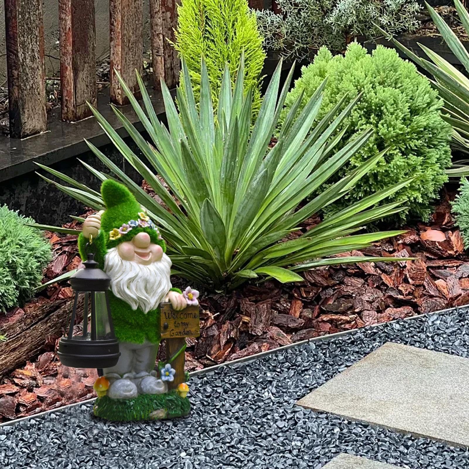 Gnomo da giardino a energia solare, grazioso gnomo da giardino con lanterna, luci paesaggistiche, statue esterne per Natale, festa della mamma, San