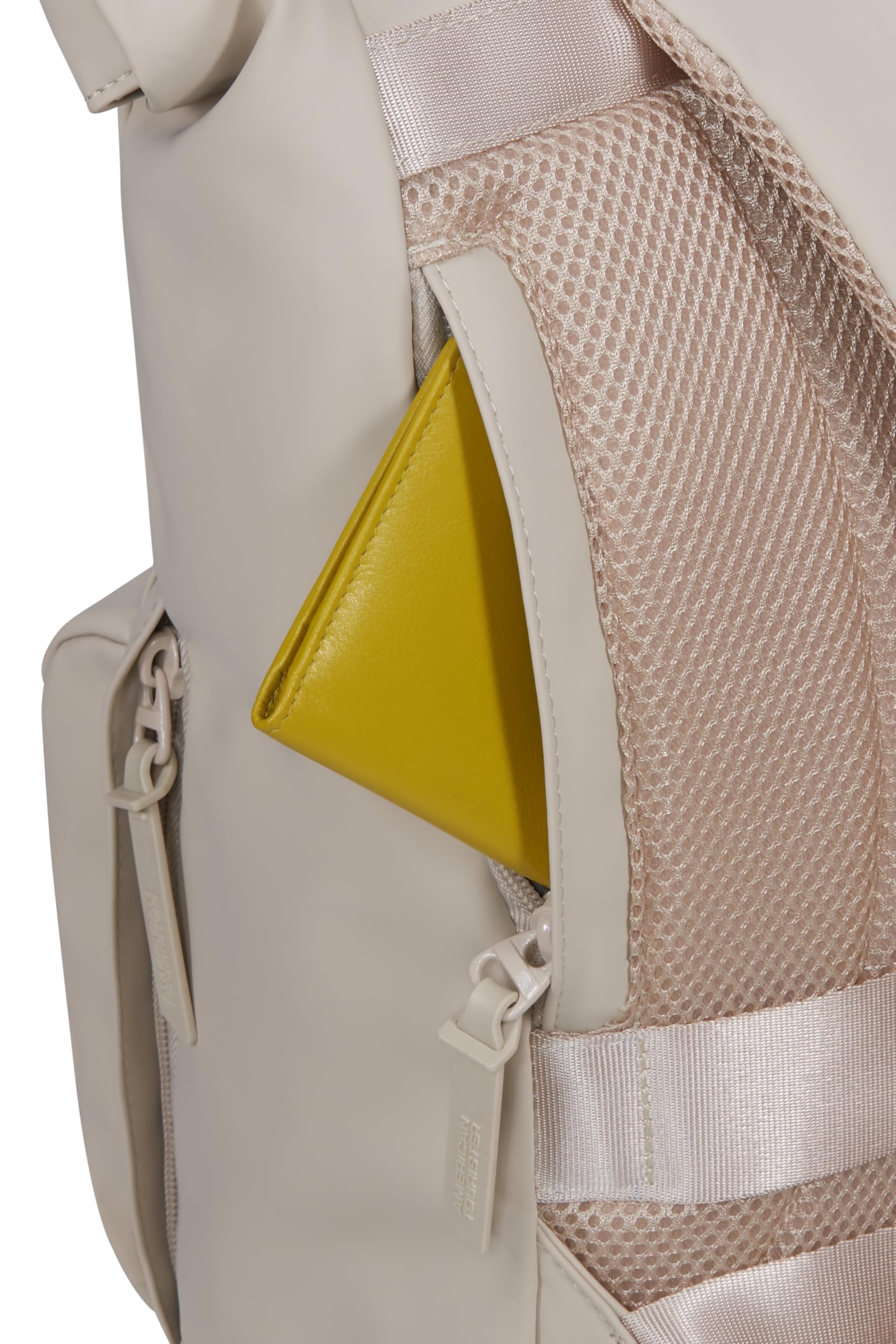 American Tourister Urban Groove UG16 Mono - Plecak Damski, Wodoodporny, Plecak Rekreacyjny na Co Dzien z Ukryta Kieszenia na Plecach, 17L, Beige