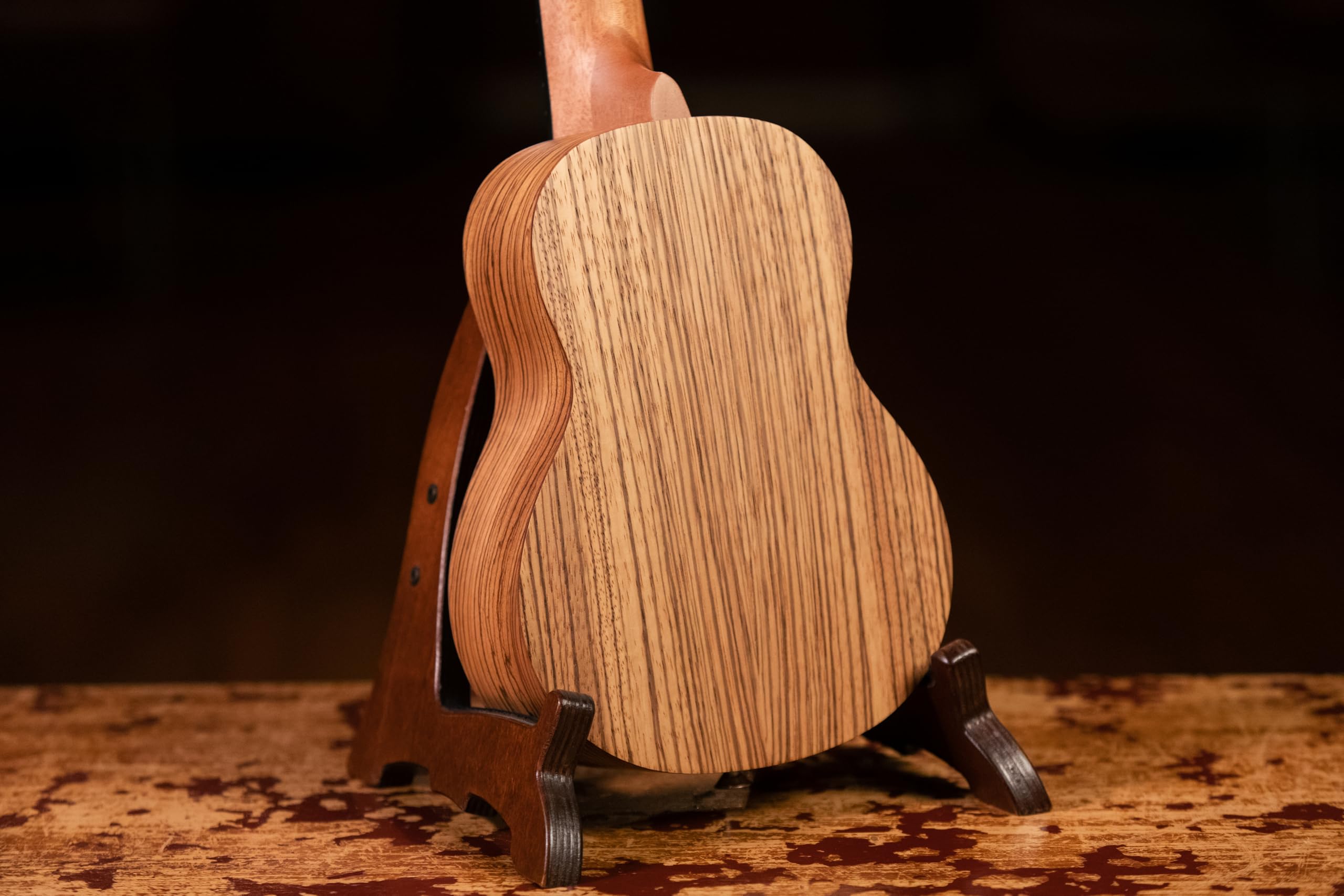 Ortega Guitars Ukulele Soprano Elettro-Acustico – Timber Series – Gig Bag Inclusa – Zebrawood, Natural (RFU10ZE)