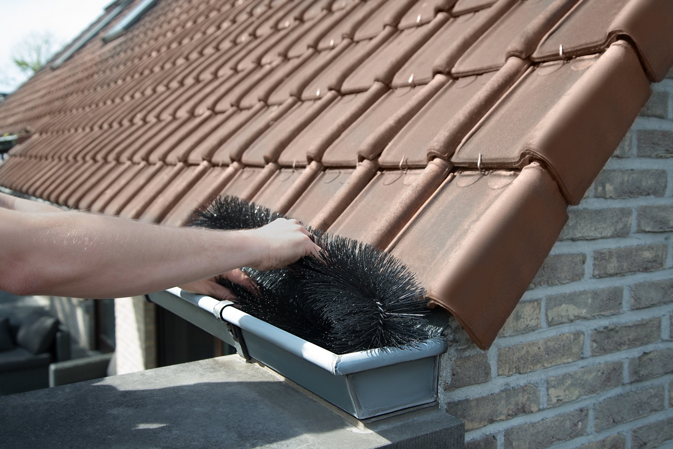10 Meter Dachrinnenbürste 100 cm - Ø15 cm, Dachrinnenbürsten, Laubschutz, Marderschutz, Rinnenraupe, Dachrinnenschutz, Schutz vor Marder und anderen Ungeziefer