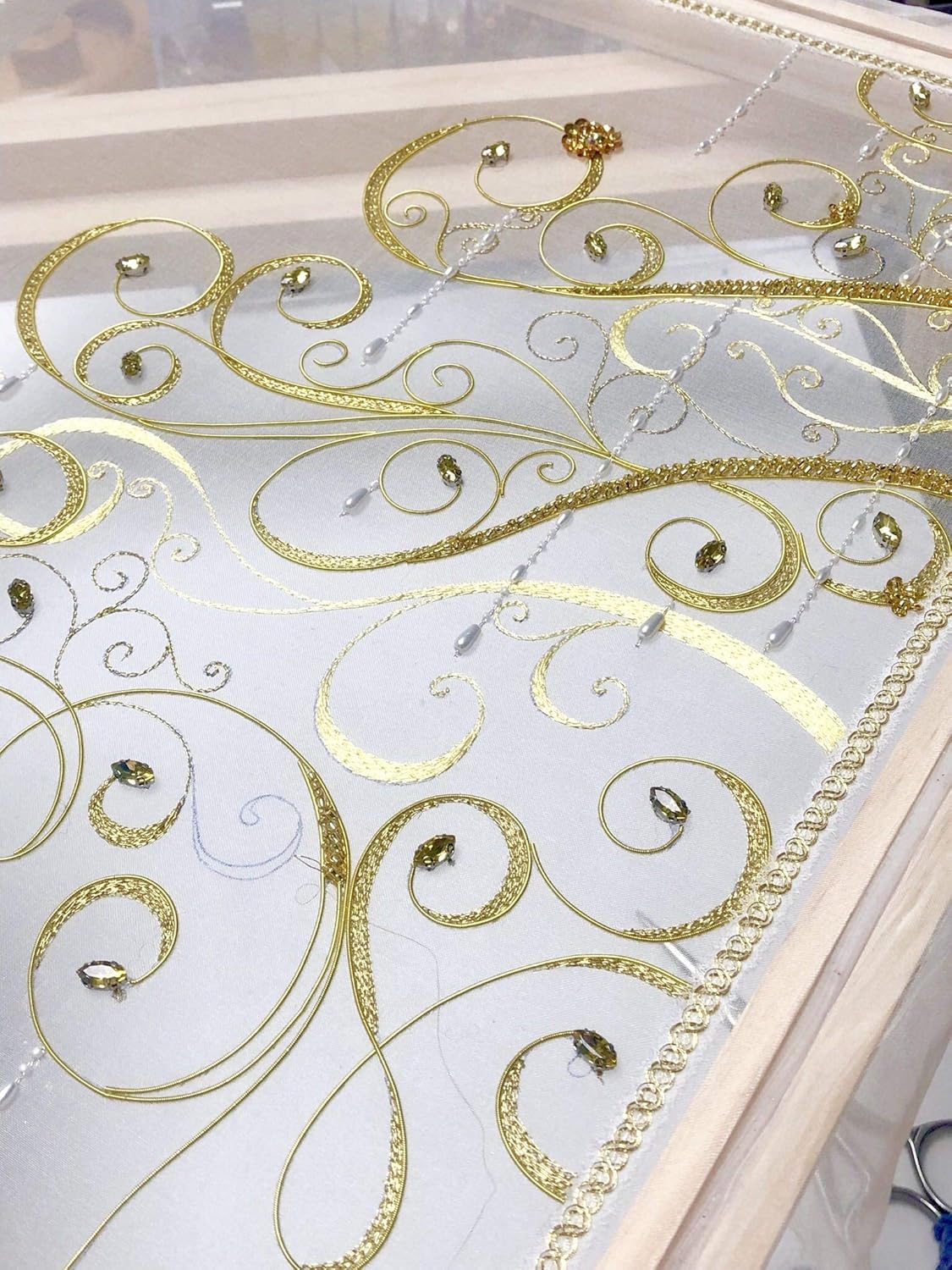 Simthreads Metallic Embroidery Thread 200 Yards Ea for French Embroidery or Machine Embroidery for Janome Brother Pfaff Babylock Singer Bernina Husqvaran & Most Home Embroidery Machines (32 Colors)