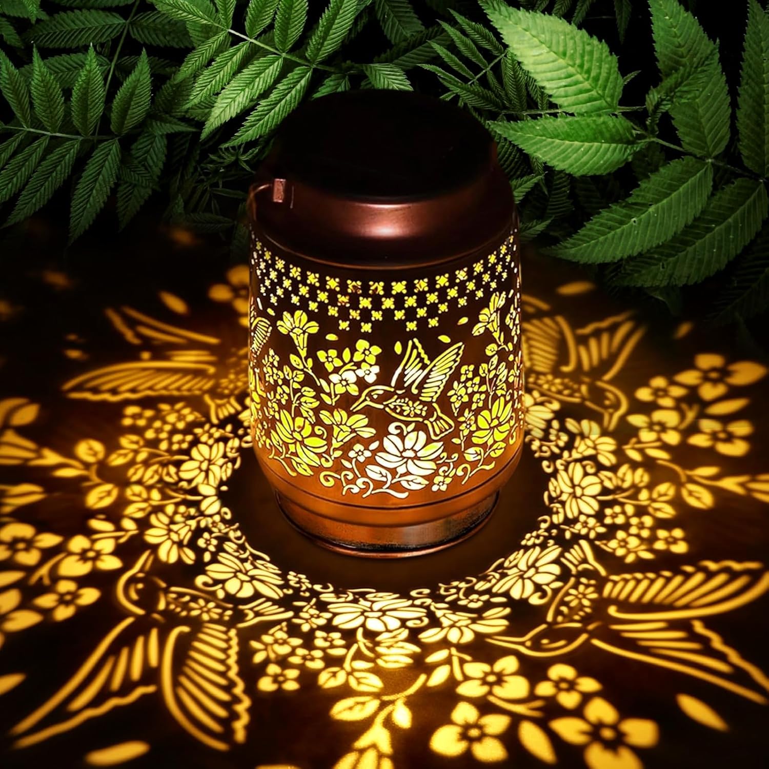 Solar Lanterns Outdoor Waterproof Hummingbird Garden Decor Gifts for Women Mom Grandma Sister Metal Solar Lights Solar Garden Decoration Outside for Yard, Patio, Backyard, Porch, Lawn