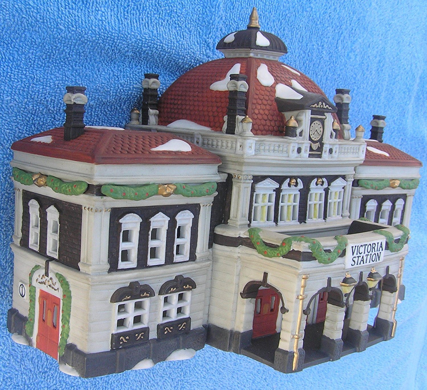 Amazon.com: Department 56 Dickens Village Victoria Station