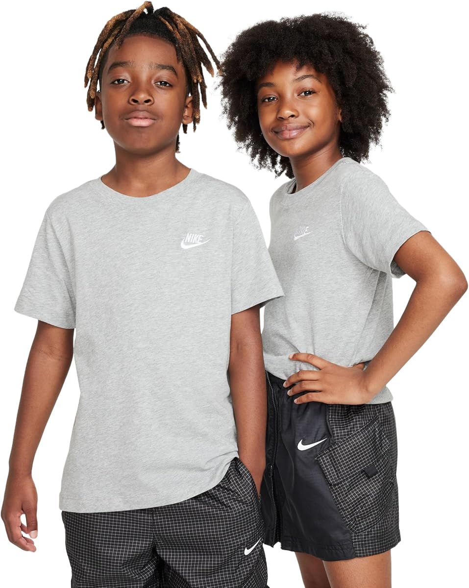Nike Camiseta unisex Sportswear Club para niños grandes - Niños y niñas