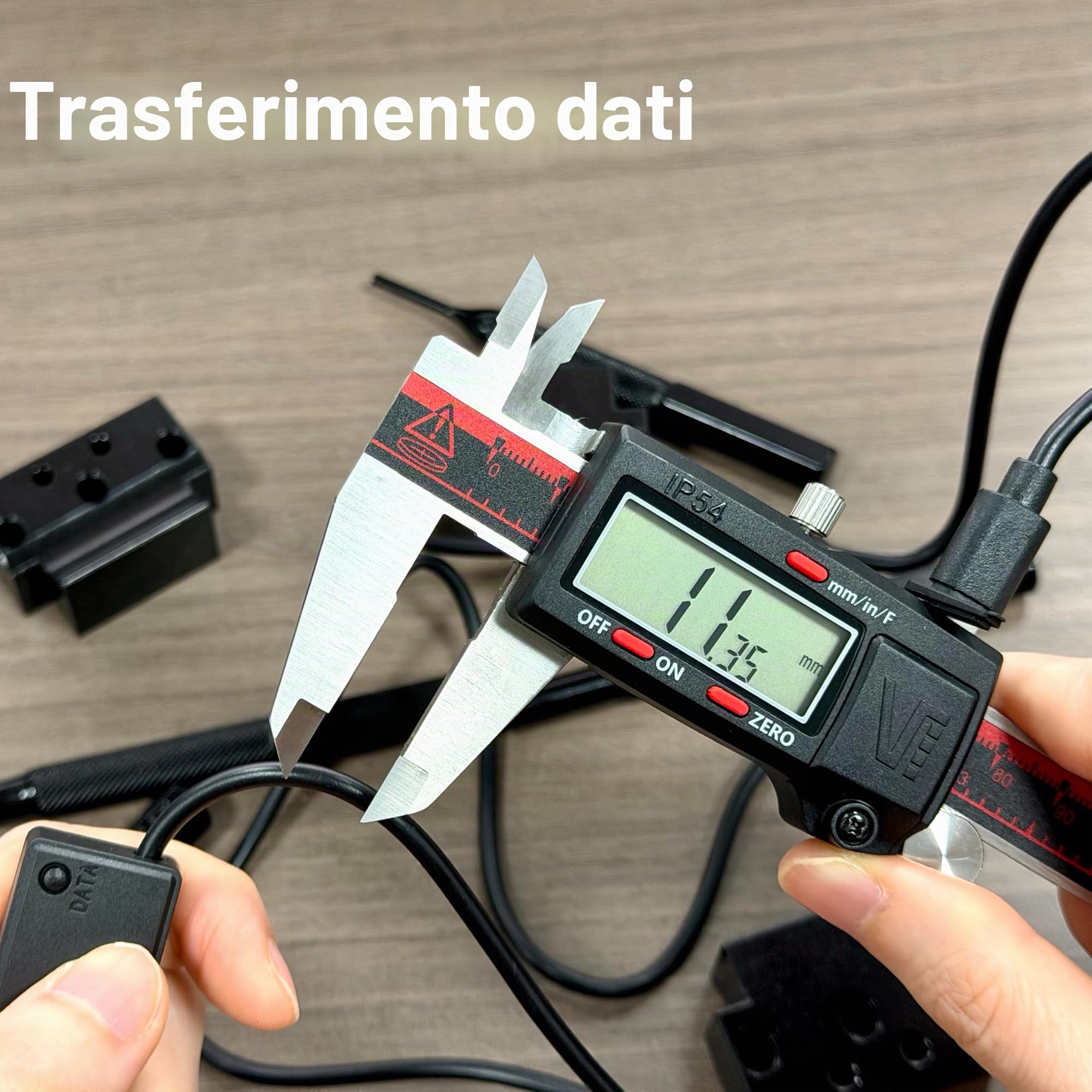 VINCA DCLA-0605 Electronic Digital Caliper Inch/Metric/Fractions Conversion 0-6 pollici/150 mm Stainless Steel Body Red/Black Extra Large LCD Screen Auto Off Featured Measuring Tool by Vinca