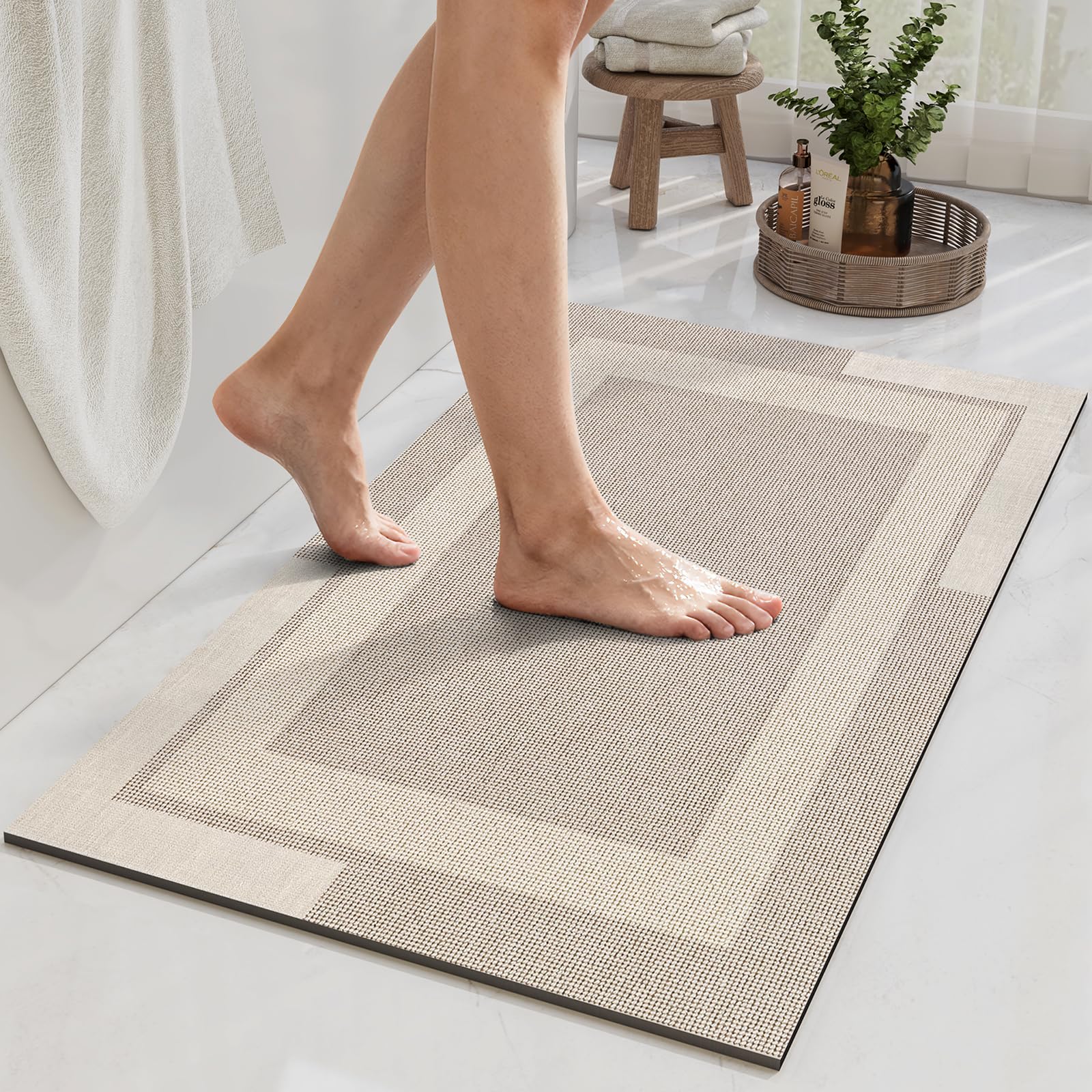 Quqei Non Slip Bath Mat, Rubber Backing Ultra Thin Bathroom Rugs Fit Under Door Quick Dry Super Absorbent Washable Bath Rug Shower Mat for Bathroom Floor Bathtub Shower Sink, Easy Care Beige 60x90 CM