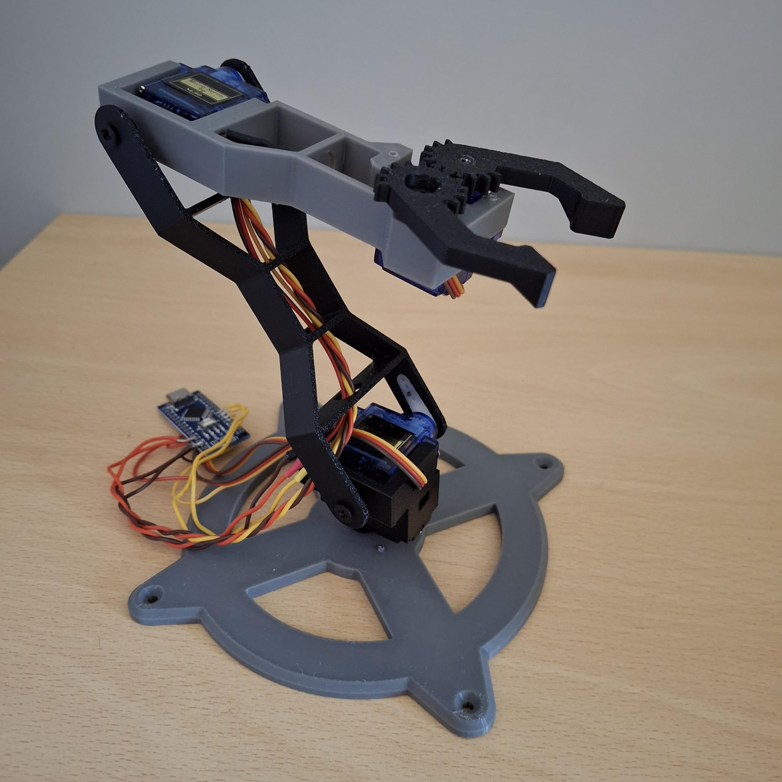 Mini Servo Robotic Arm – 3D Printed DIY Project for Makers & Hobbyists (Servo and Electronics Not Included)-picture-30
