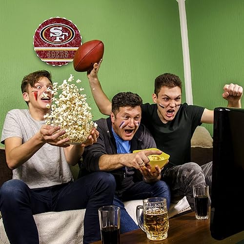 Vista 122 de Cartel de pared de Los Angeles Rams de 13 pulgadas con tapa de botella envejecida, edición limitada, de FOCO Rams, representa a la NFL y muestra tu