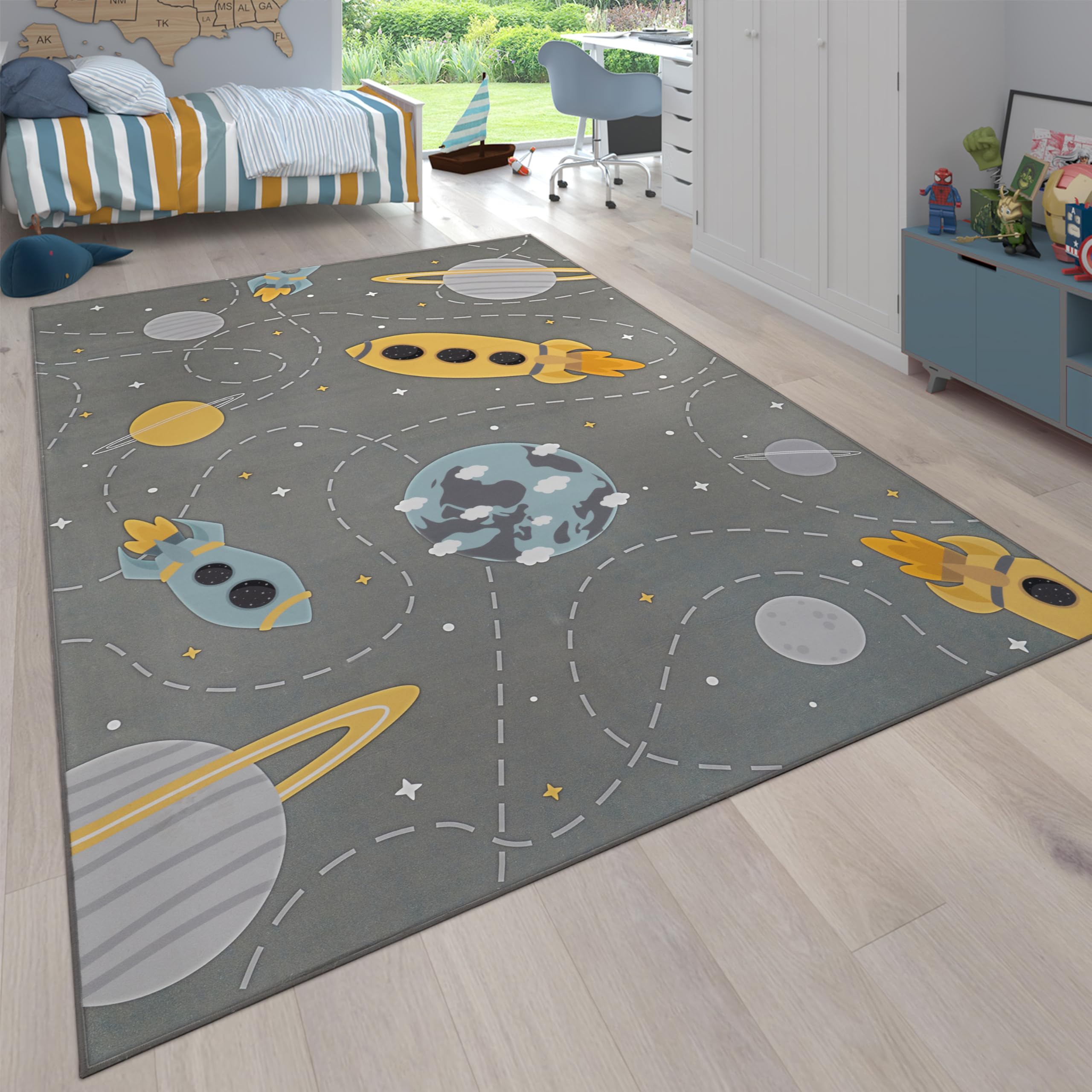 Paco Home Tapis Chambre Enfant Bebe Fille Garcon Antidérapant Etoile Planète Fusée Lavable en Machine Gris Bleu Jaune, Dimension:140x200 cm