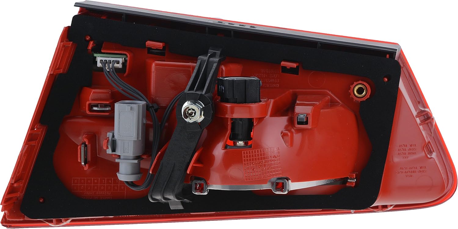 Valeo 044694 Driver Side Boot/LED OE Tail Light Assembly