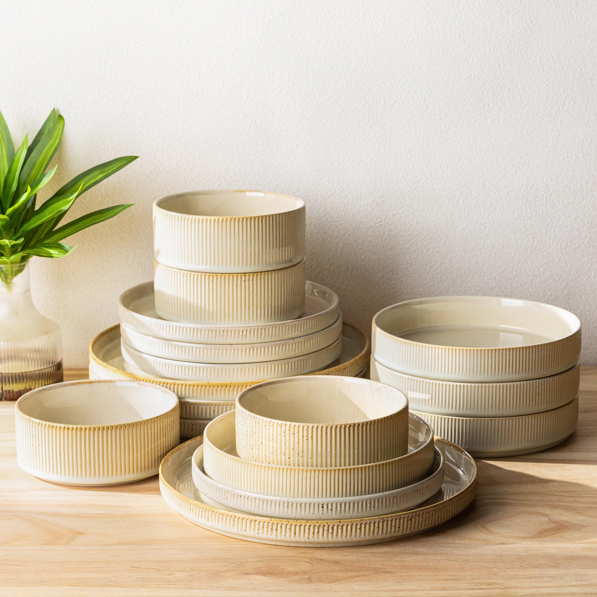 TheTerra Ceramic Dinnerware Sets with Pasta Bowls for 4, 16 Pieces Porcelain Lightweight Speckled Plates and Bowls Sets, Scratch Resistant Dish Set, Oven & Microwave & Dishwasher Safe, Cappuccino