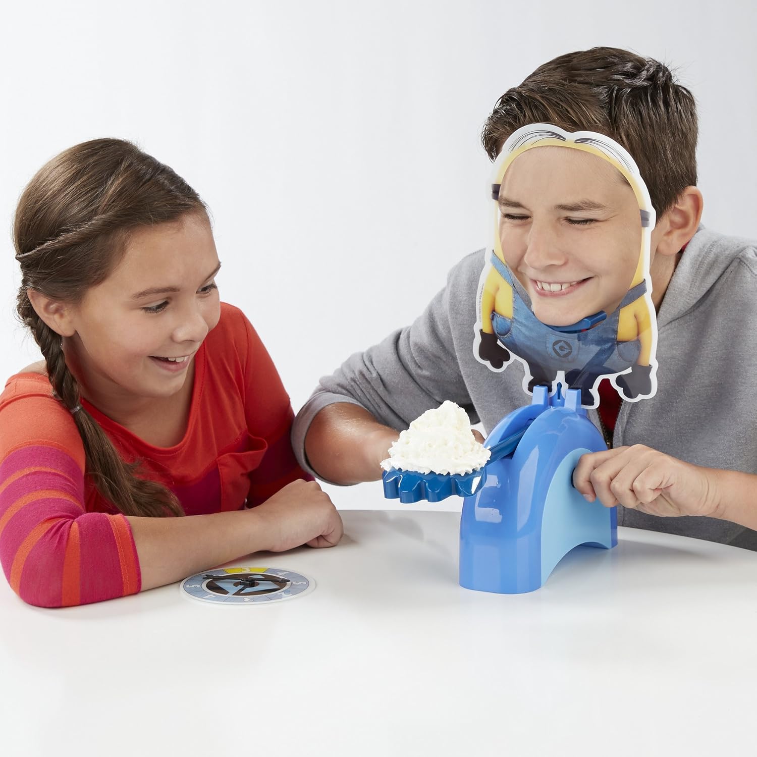 Hasbro Gaming Pie Face Game Despicable Me Minion Made Edition - Test Your Luck as a Minion - Fun for the Whole Family - Slowly Load the Throwing Arm with a Pie or Sponge - Ages 5 and Up