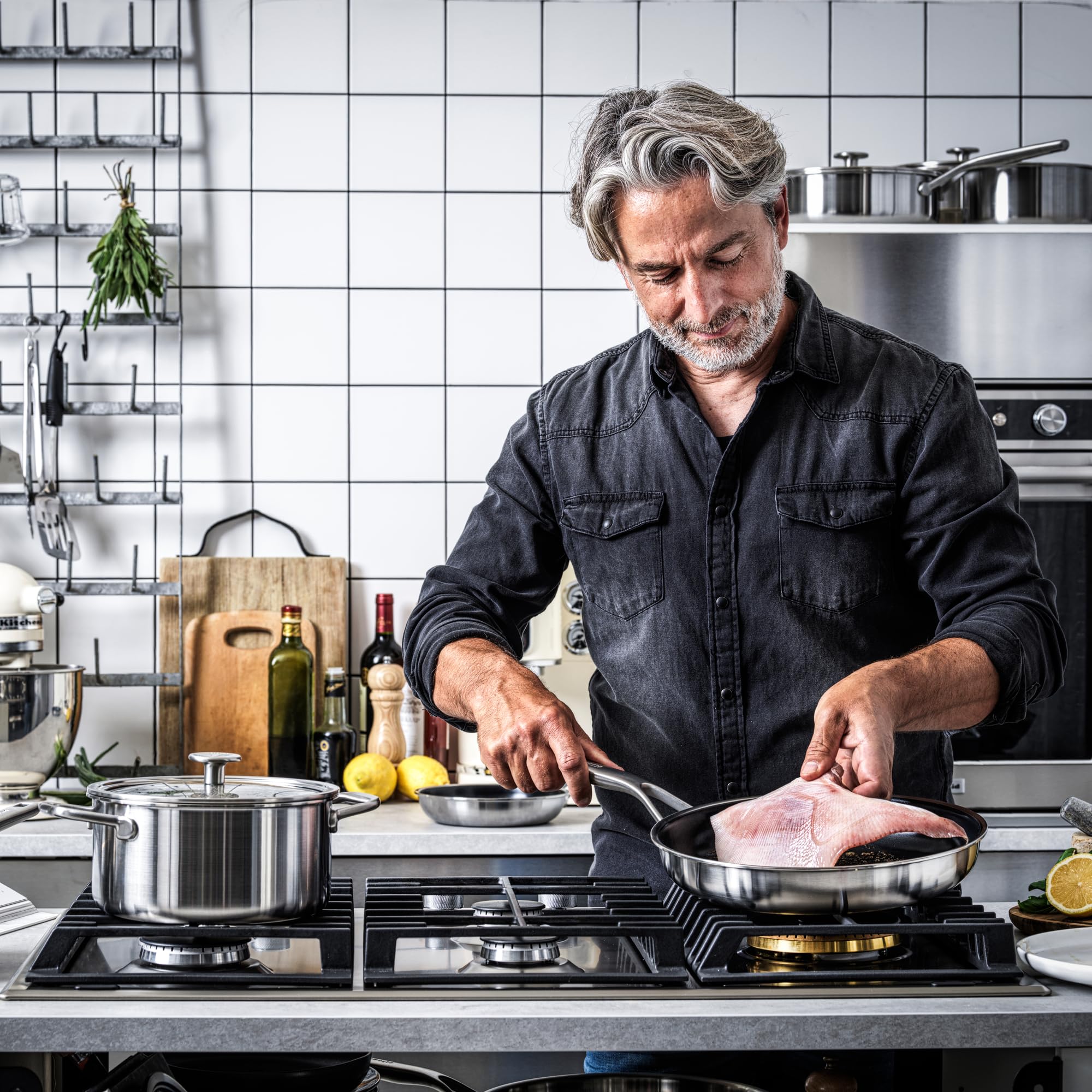 KitchenAid MultiPly 3PLY Poêle à frire de 24 cm en Acier Inoxydable Sans PFAS, Triply, Multiclad, Induction, Va au four jusqu'à 220°C, Va au lave-vaisselle, Argent