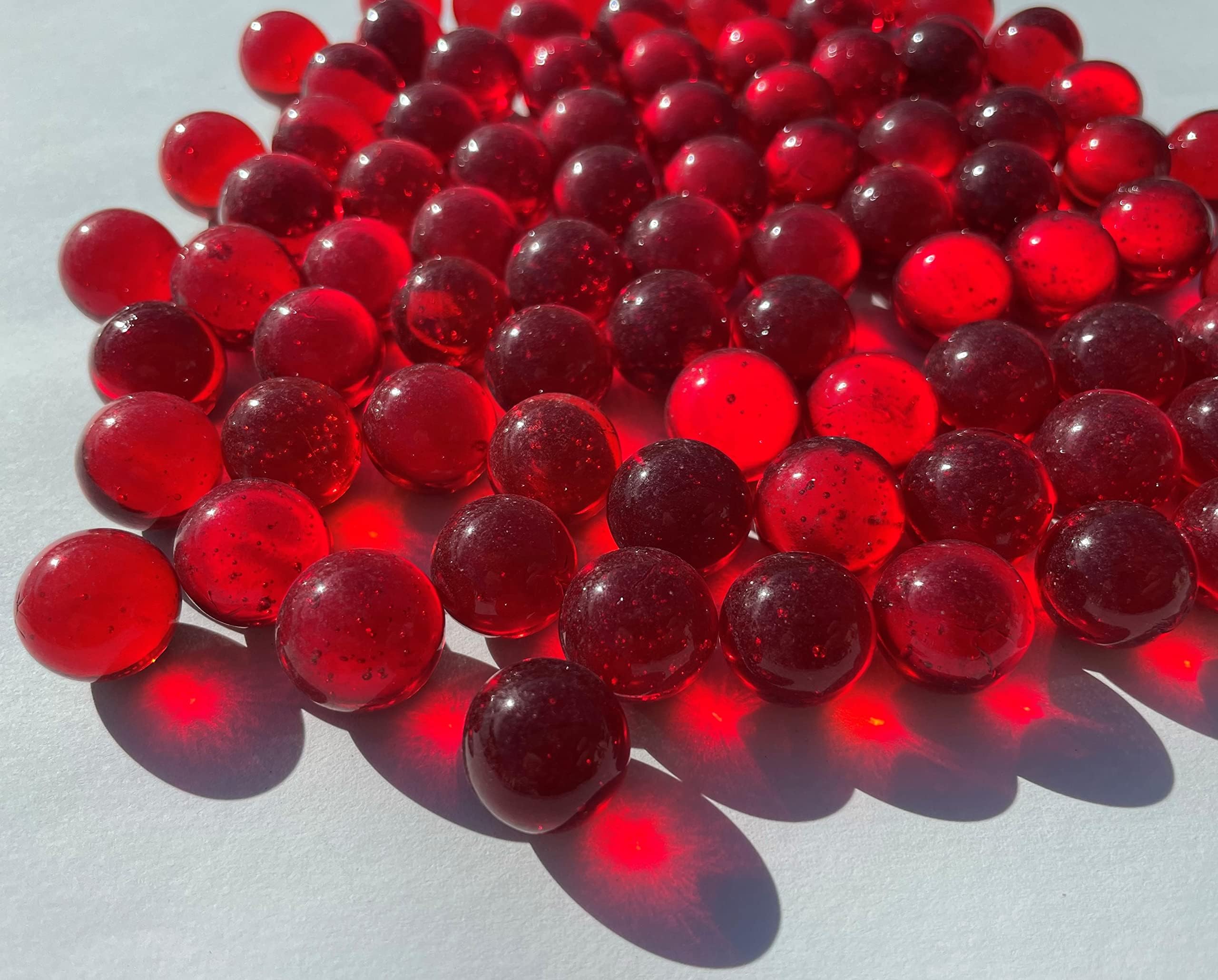 FAIRY TAIL & GLITZER FEE 90 biglie di vetro rosso – pietre di vetro trasparenti sfere di vetro 16 mm, circa 500 g – decorazioni trasparenti per vasi, decorazioni e idee fai da te