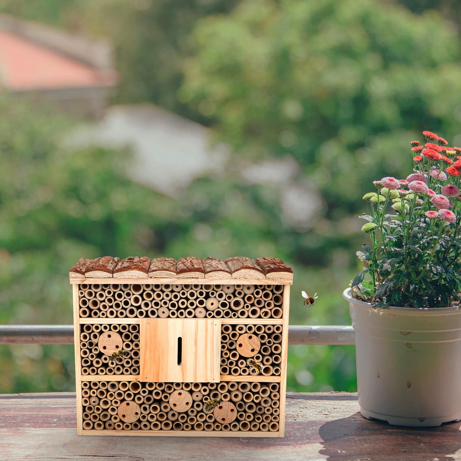 Anneome Casetta per Insetti in Plastica Stile Casa di Legno Beige, Decorazione da Giardino per Attirare Insetti Utili e Mantenere L'ecologia Naturale