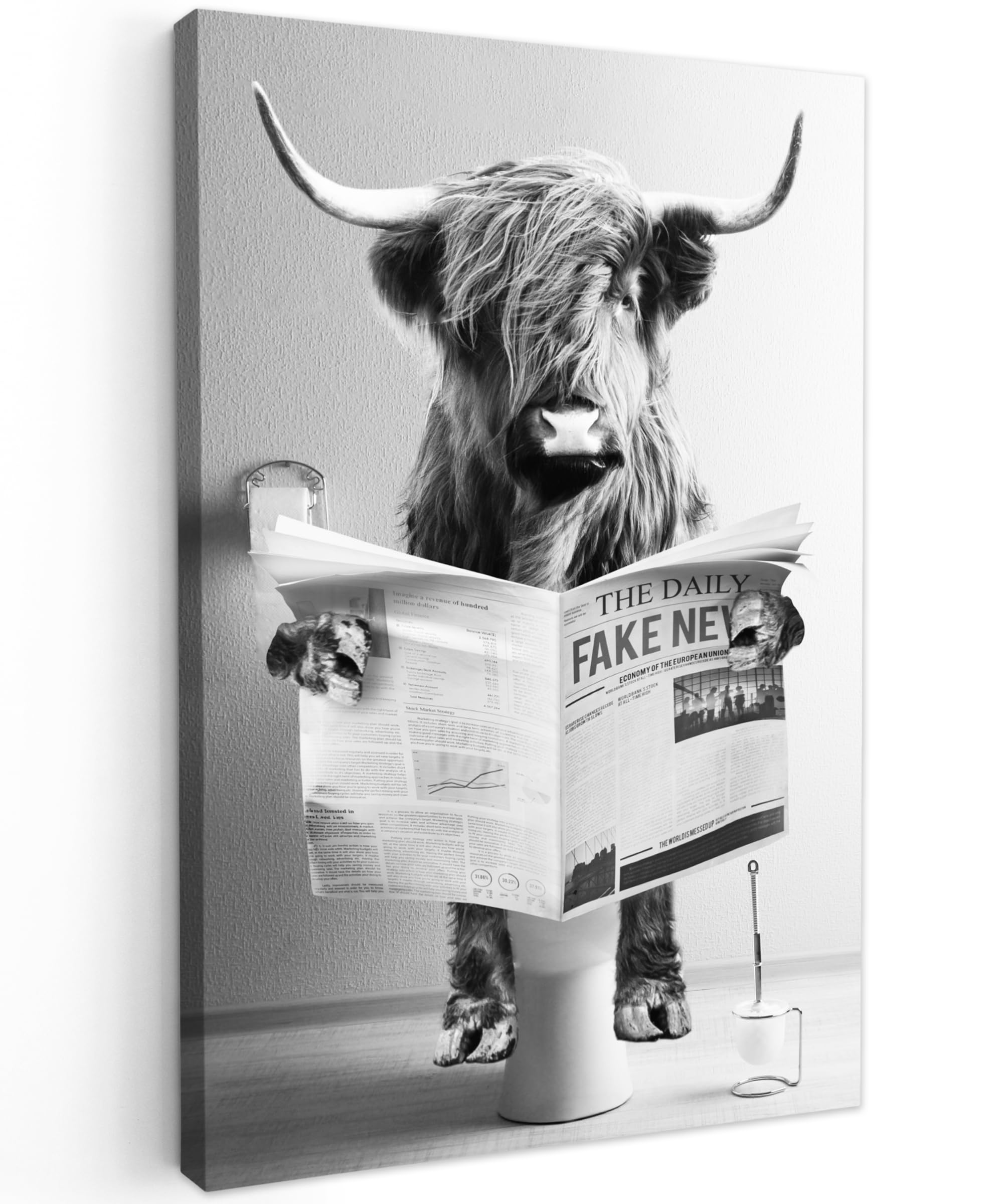 MuchoWow© Leinwand Bilder 60x90 cm Wanddeko Wohnzimmer Aesthetic Room Decor Deko Zimmer Wandbilder Modern Fotogeschenke Toilette - Zeitung - Schottisches Hochlandrind - Schwarz und Weiß