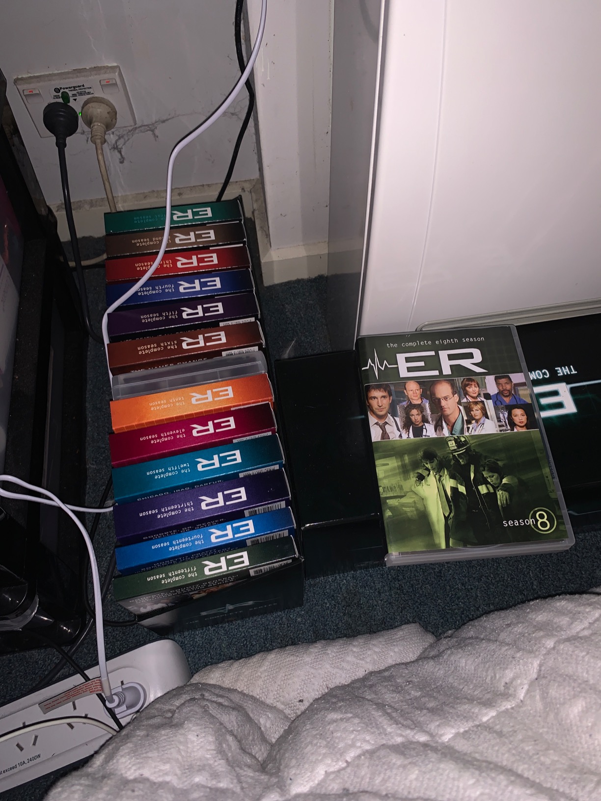 ER: The Complete Series (All 331 Episodes) DVD Box Set : Amazon.com.au ...