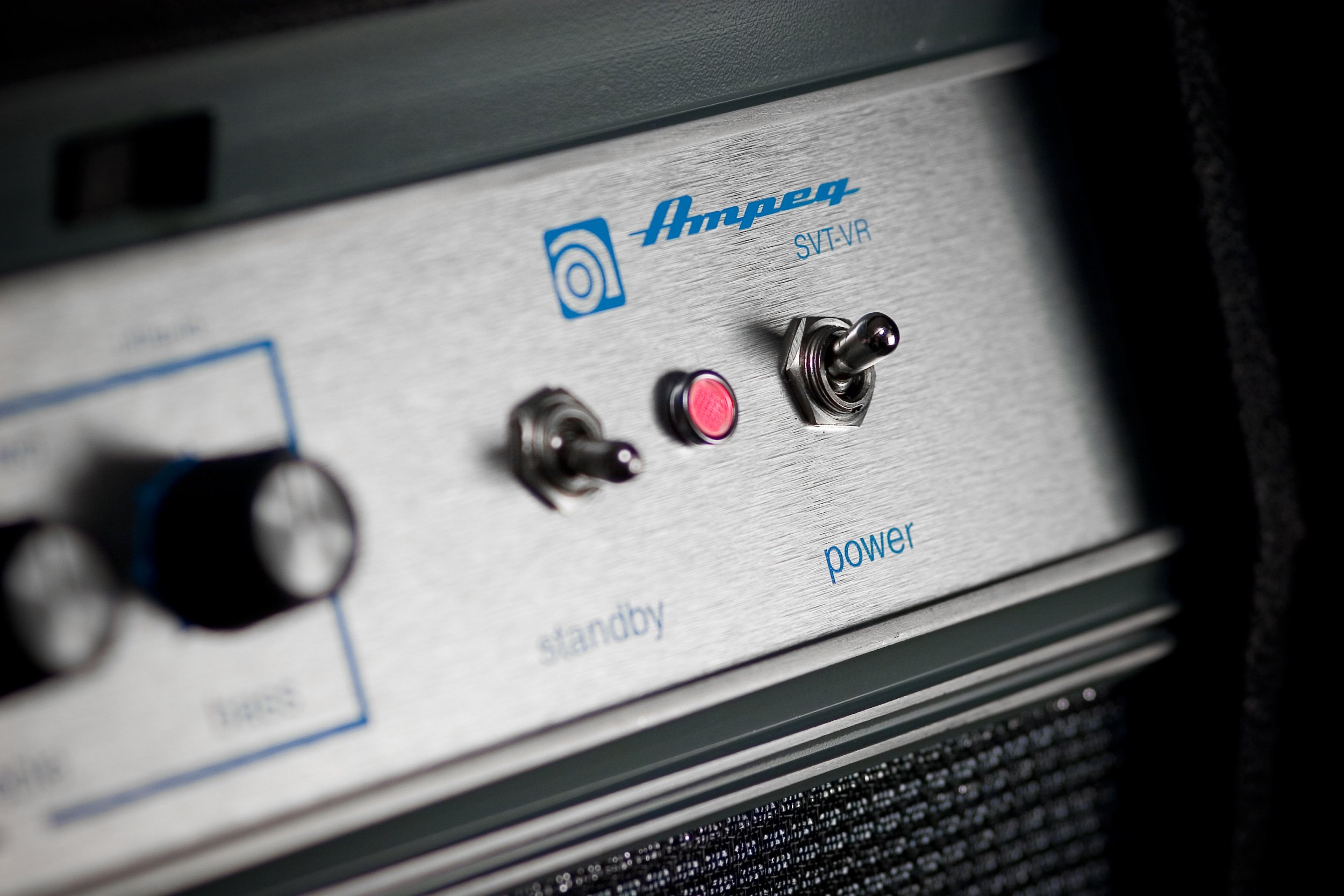 Amazon.com: Ampeg SVTVR Classic Series Vintage Reissue Tube Bass