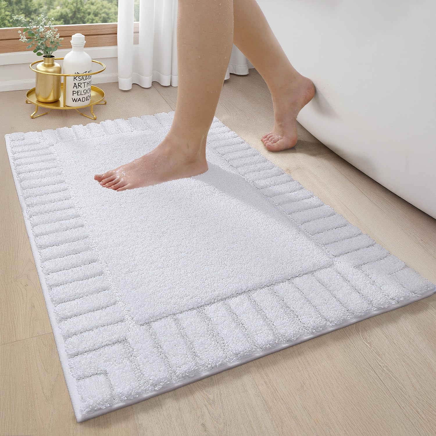 LUMI Badematte, Extra Eich und Saugfähig, Maschinenwaschbar, rutschfest, für Badezimmerboden, Badewanne und Dusche
