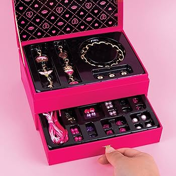 まみ様 リクエスト Juicy Coutureチャーム 3点セット Amazon.co.jp: Make It Real - Juicy Couture グラマーボックス