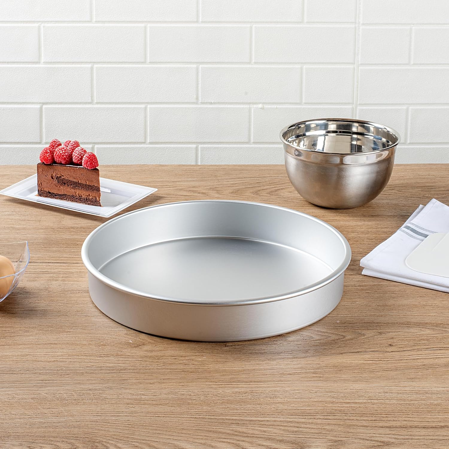 Restaurantware-Met Lux 12 x 2 Inch Straight-Sided Baking Tin, 1 Round Cake Pan - Oven-Ready, Freezable, Anodized Aluminum Round Baking Pan, Greaseproof, For Layer Birthday Cake - Image 3