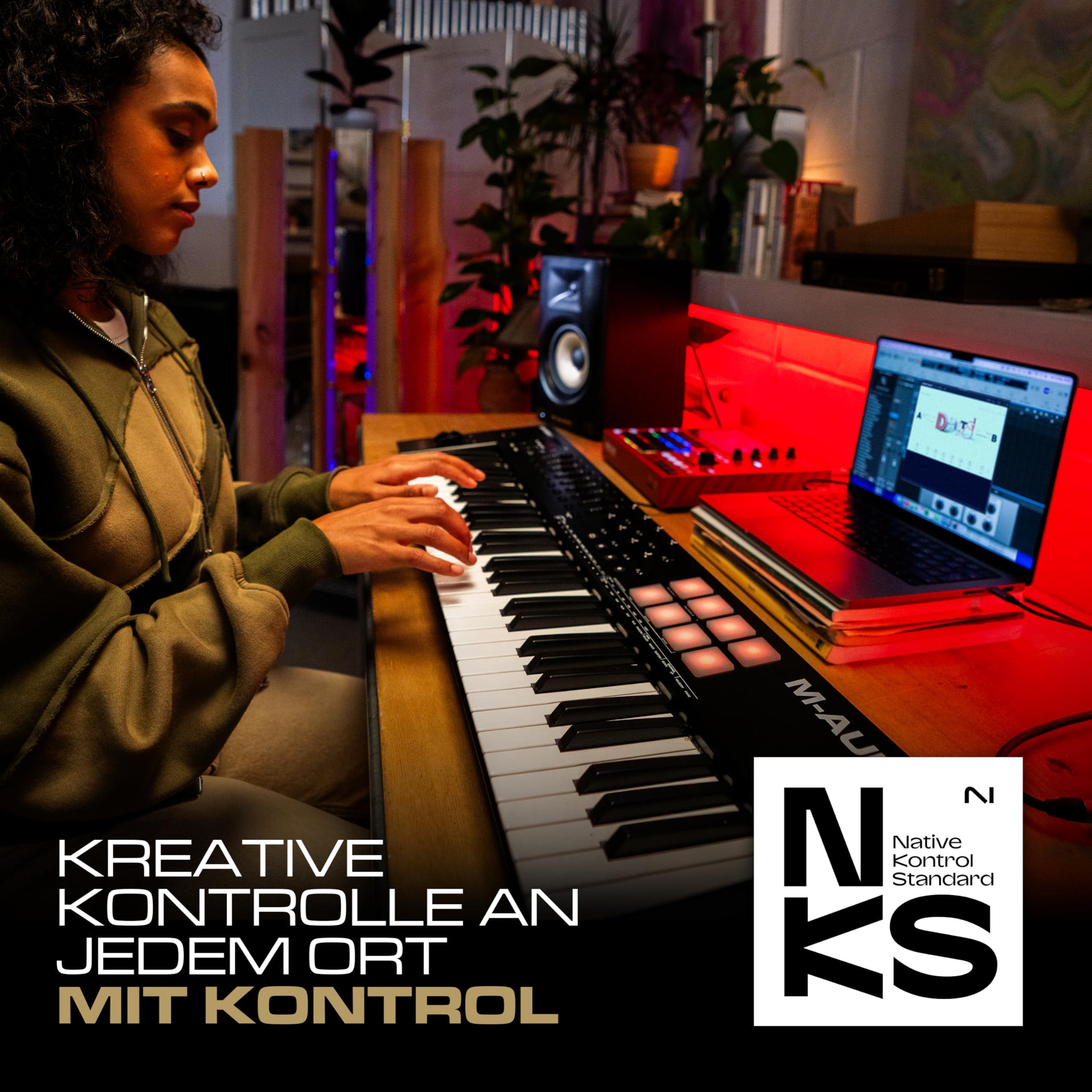 M-AUDIO Oxygen 61 (MKV) – 61-Tasten USB MIDI Keyboard Controller mit Beat Pads, Smart Chord, Tonleitermodi, Arpeggiator und Native Instruments Soundpaket (NKS Integration)
