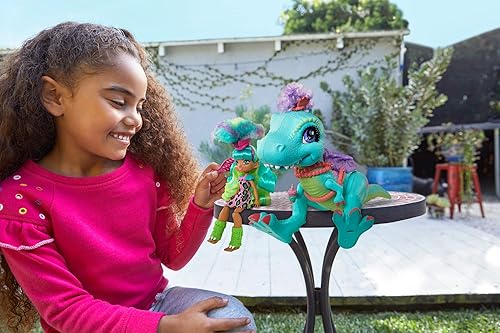 Miniatura 9 de Muñeca Rockelle y el dinosaurio Tyrasaurus de Mattel Cave Club - Juego de amigos con accesorios, regalo para niños de 4 años y más, Multi (GTL69)