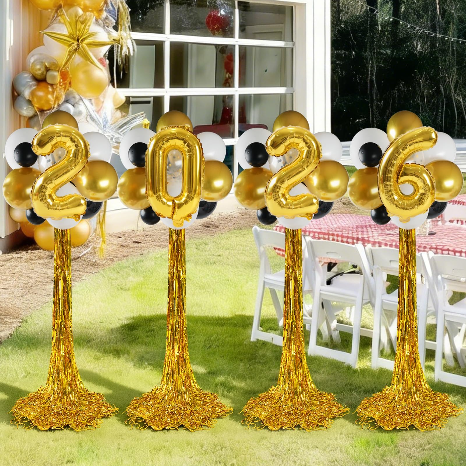 Decoraciones de graduación 2026: juego de 4 topiarios de globos de pie, kit de soporte para globos, centros de mesa de fiesta con cortinas de lluvia doradas, decoraciones de clase de 2026 para jardín