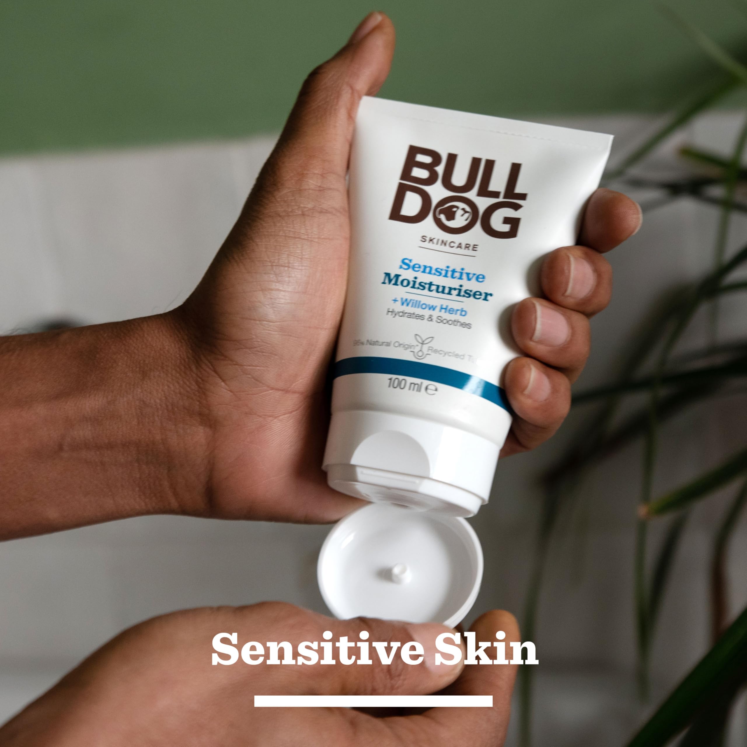 Bulldog Skincare Sensitive Skincare Duo Grooming Giftset for Men Sensitive Moisturiser 100ml, Sensitive Face Wash 150ml - Image 3