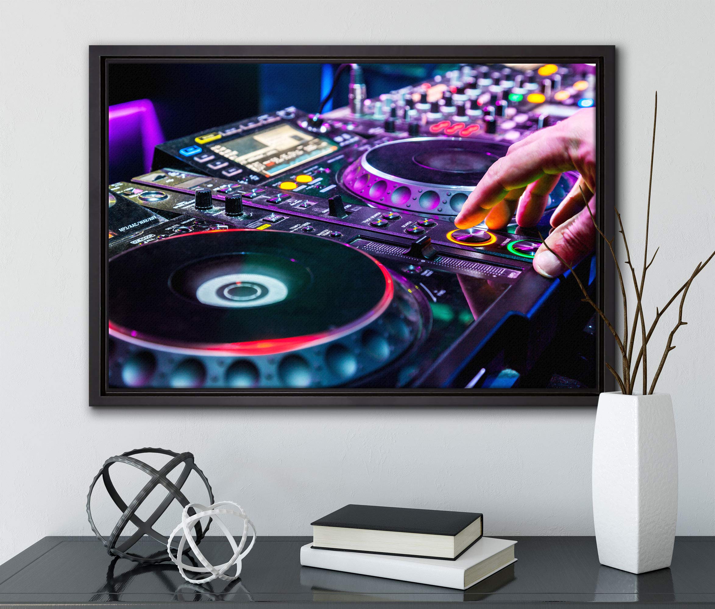 Pixxprint Stampa su tela moderna illuminata da DJ Pult 80 x 60 cm in cornice/quadro con giunti ombreggiati, senza poster
