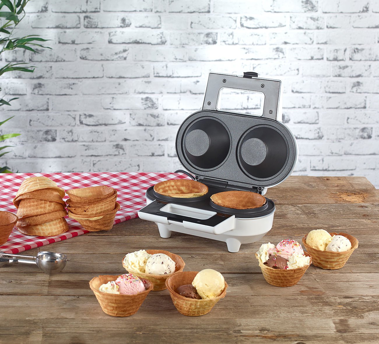 Rosenstein & Söhne Gofreras eléctricas - Máquina para hacer gofres de helado: Wafflera para 2 conos de helado, Antiadherente, 550 vatios (Máquina gofres por Conos)