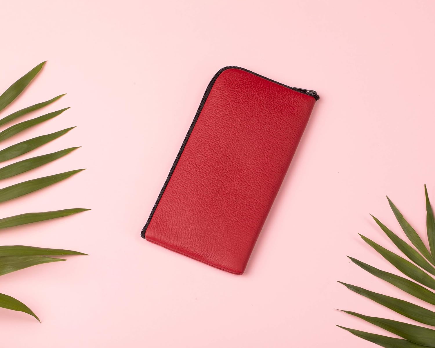 True Italian red Leather Case for iPhone 15/15 Pro. Made in EUROPE