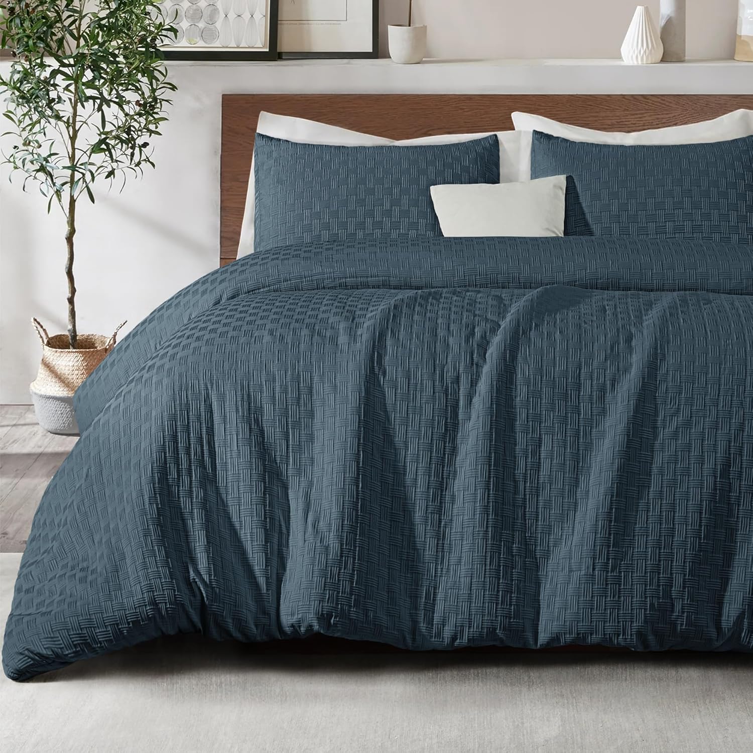 ((Similar))Whale Flotilla Jacquard Checkerd Extra Soft Queen Comforter Set - Luxury Reversible Microfiber Comforters Full Size Bedding Set with 2 Pillowcases - Lightweight Duvet for All Seasons, Navy Blue Blue Full/Queen(90\"X90\")