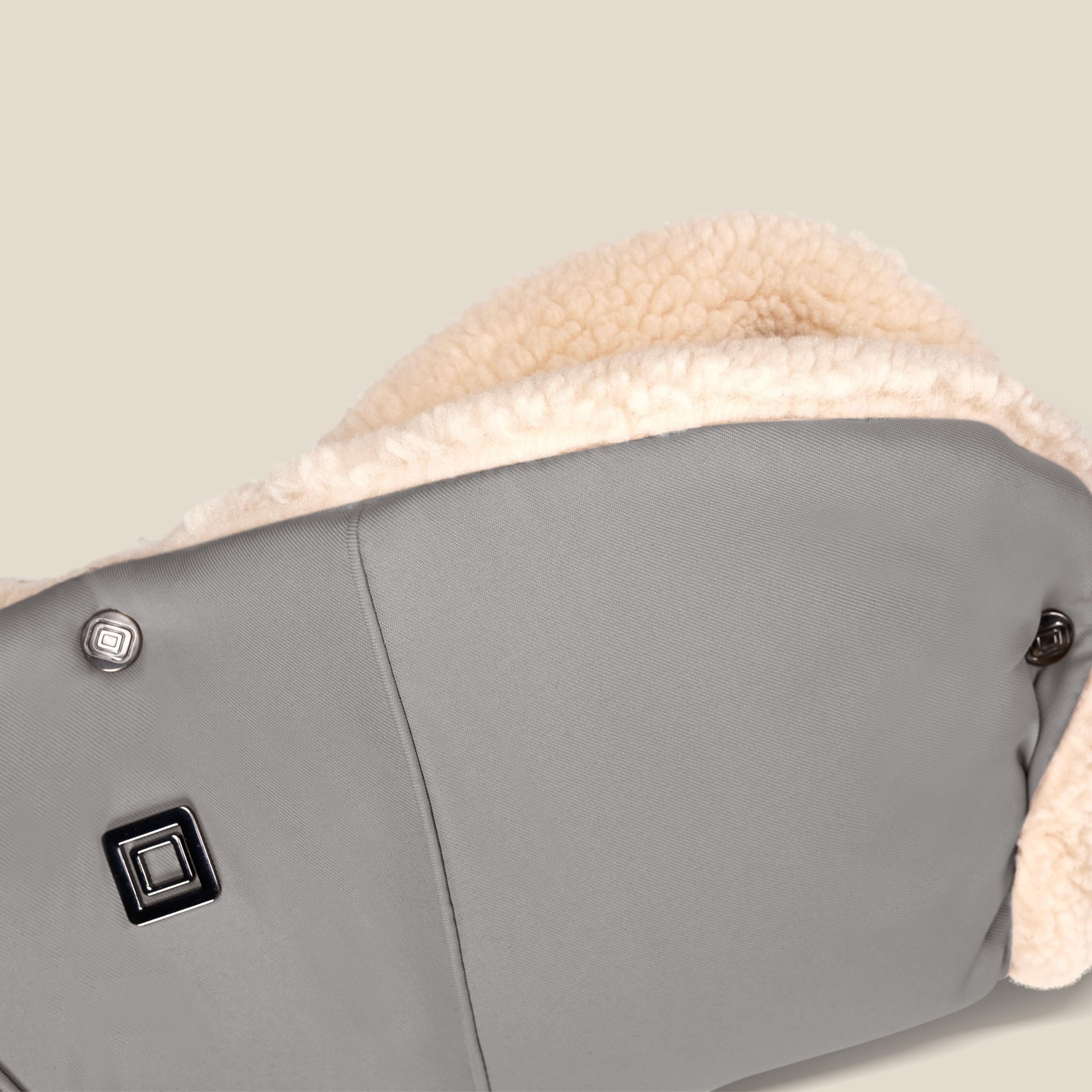 MOON Handmuff tonka