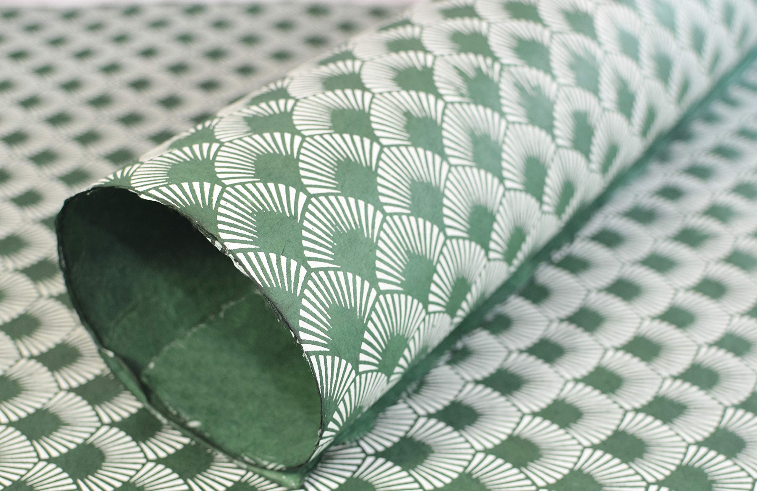 Kathmandu Valley Co. Papier cadeau fait à la main à partir de papier Lokta sans arbre. Papier cadeau réutilisable 10 feuilles 20 x 30 pouces Fabriqué au Népal.