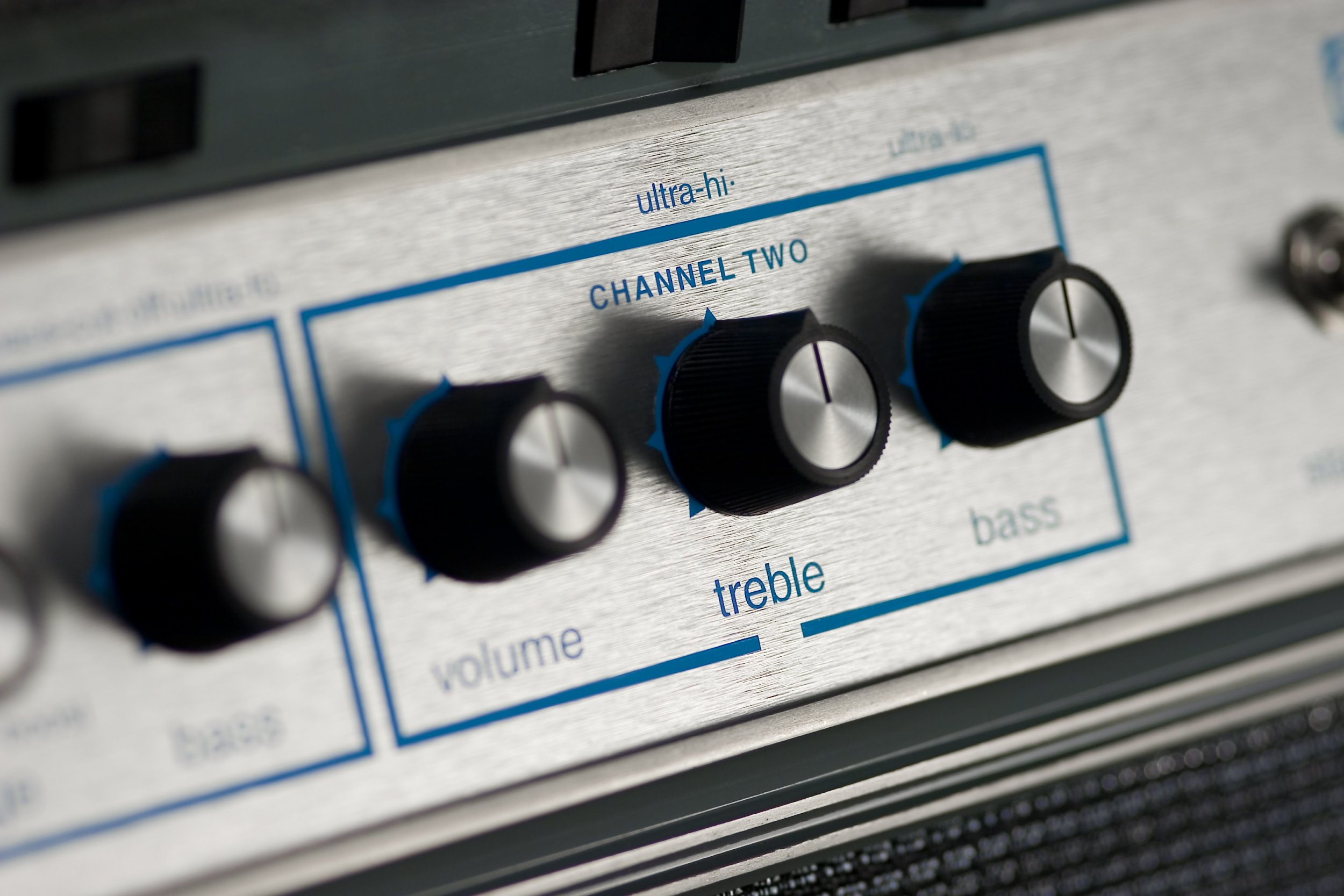 Ampeg SVT-VR フルチューブ ヘッドアンプ Ampeg SVT-VR Classic Series 300-Watt Bass Amp Head | Reverb