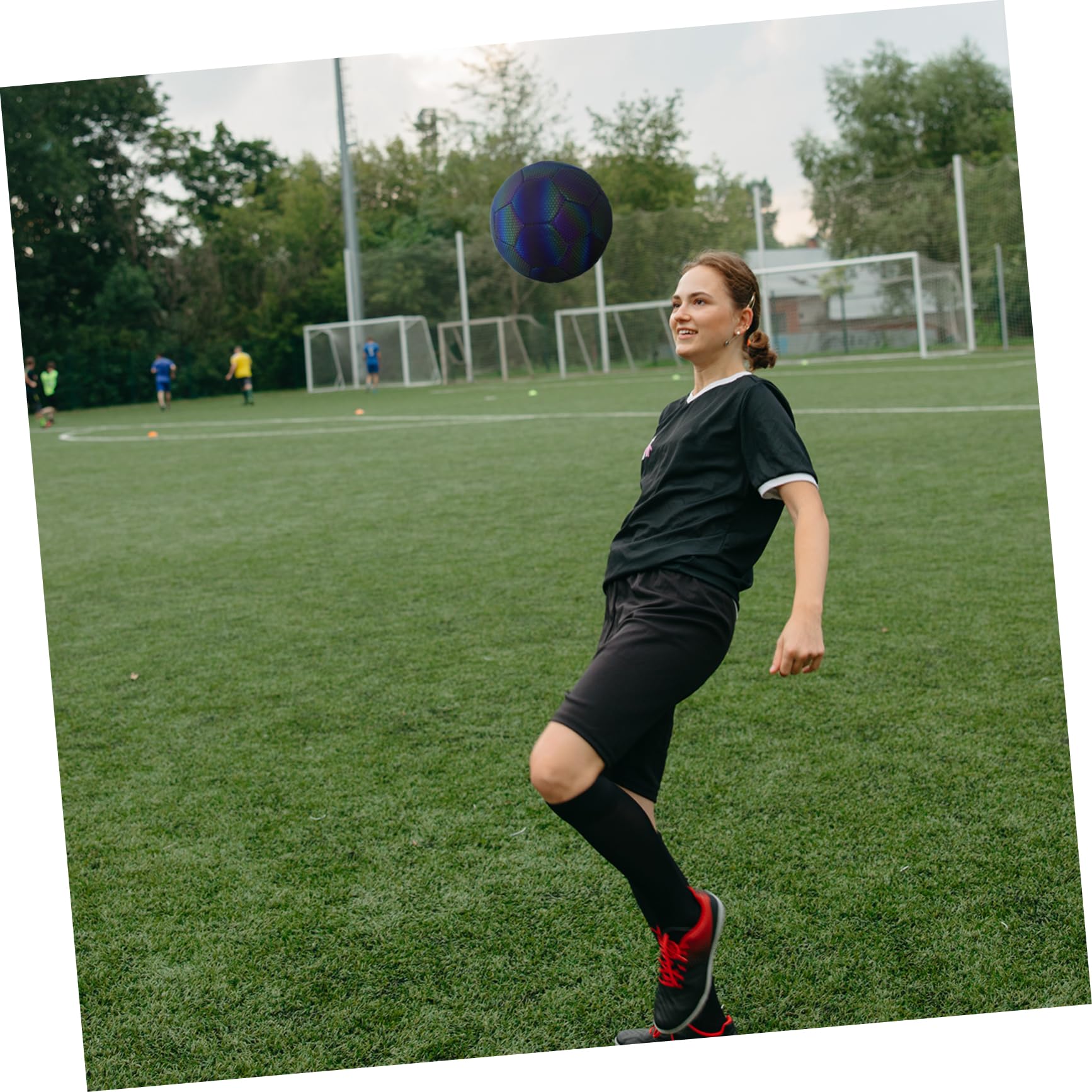 Pallone da Calcio Illuminato Riflettente, Pallone da Allenamento Outdoor | Palle da Calcio per Training Grounds e Club, Effetto Olografico, per Decorazioni Scuola